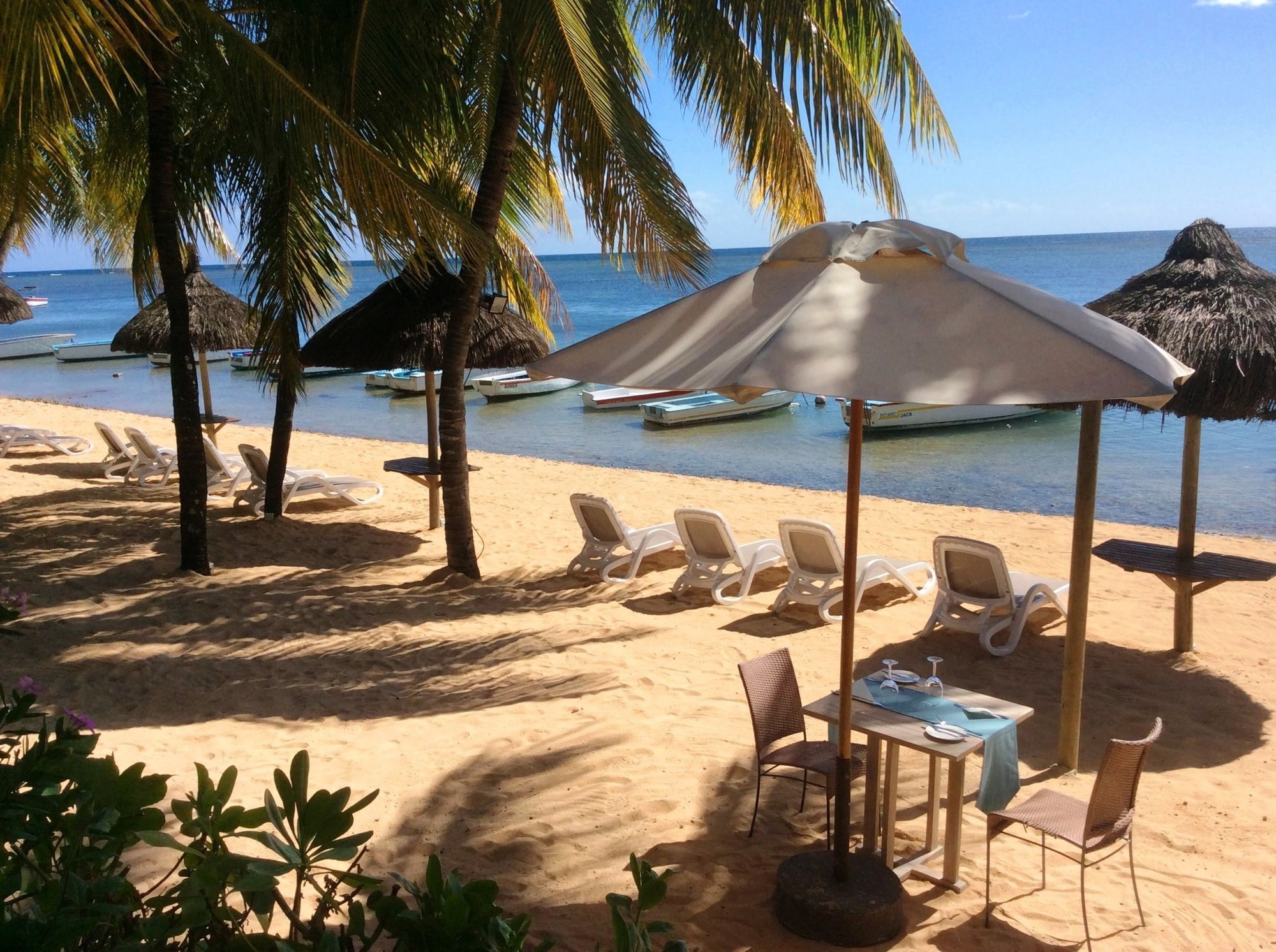 Cocotiers Hotel - Mauritius Baie-du-Tombeau Exteriör bild